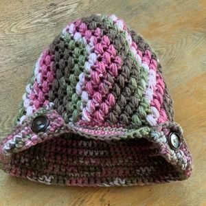 Multicolor knit cap w/ buttons